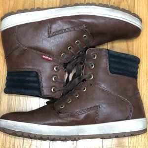 LIKE NEW-Men’s Levi’s Boots-Size US 11-Brown/Black